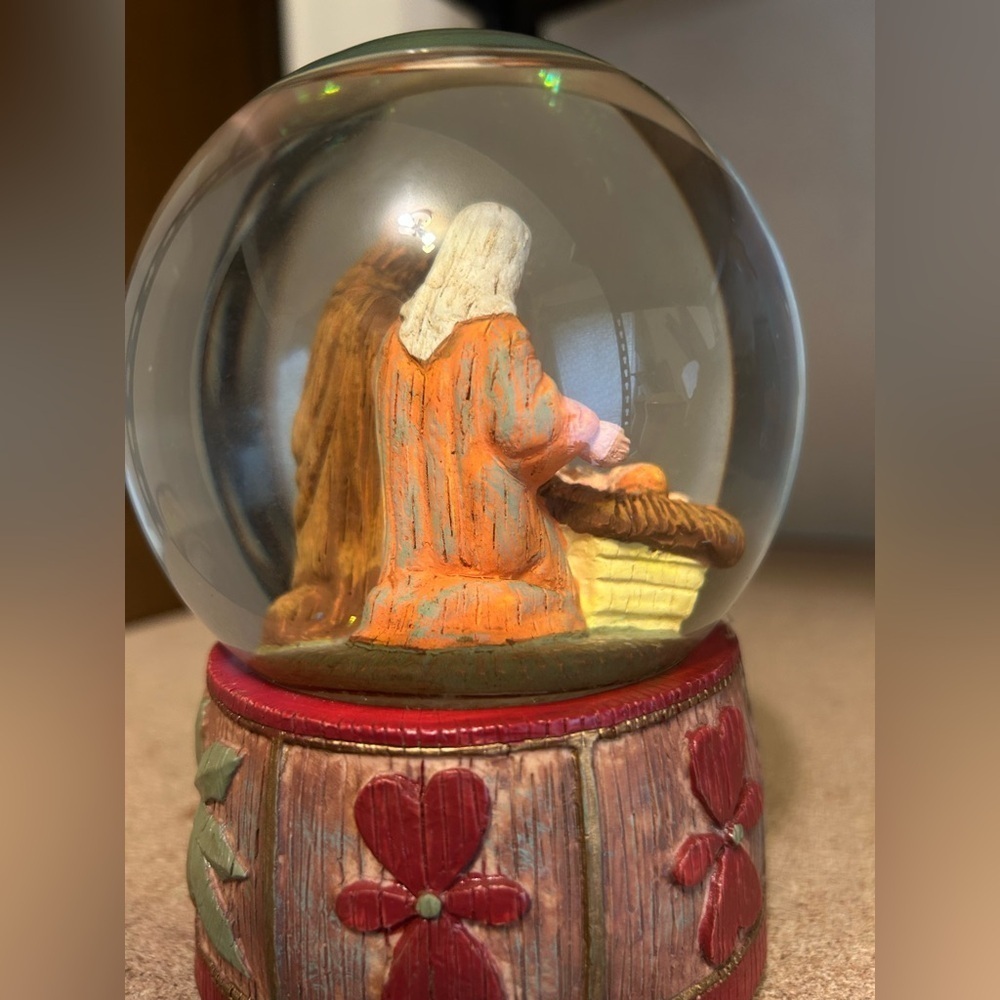 Vintage Nativity Snow Globe Hand Painted Holy Family Christmas Decor - Picture 4 of 16